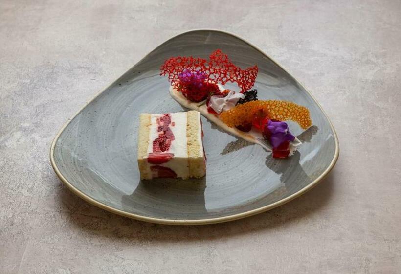 هتل Emara Ole Sereni Nairobi Park View