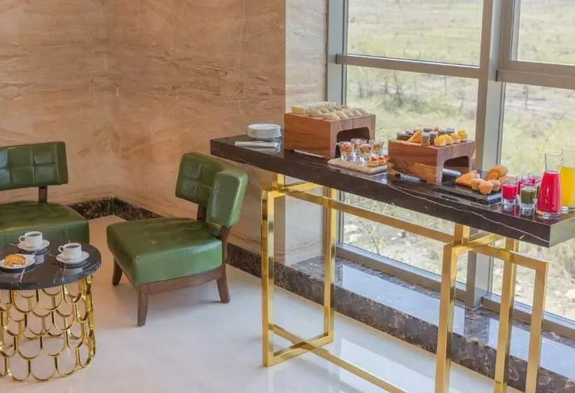 هتل Emara Ole Sereni Nairobi Park View