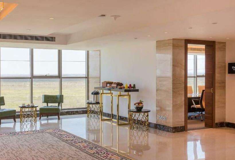 هتل Emara Ole Sereni Nairobi Park View