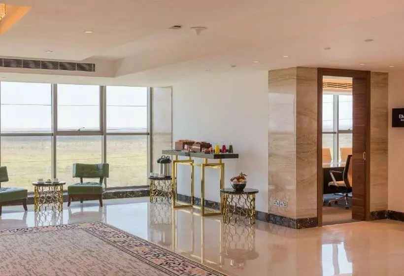 هتل Emara Ole Sereni Nairobi Park View