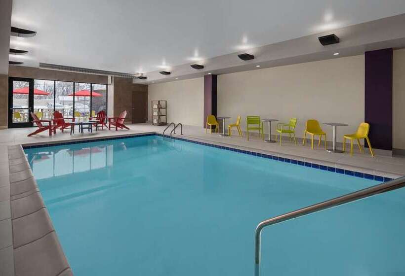 Hotel Home2 Suites By Hilton Des Moines At Drake University