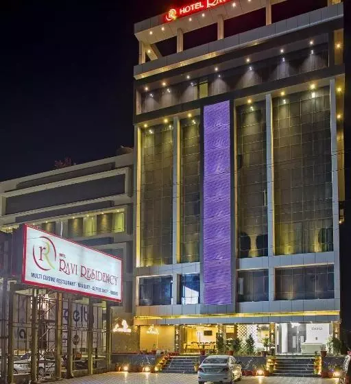 ホテル Ravi Residency