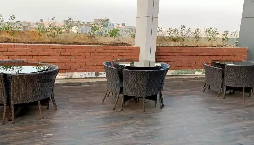 ホテル Ravi Residency