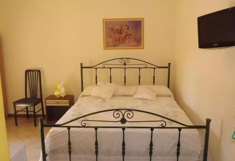 پانسیون B&b Delfinia