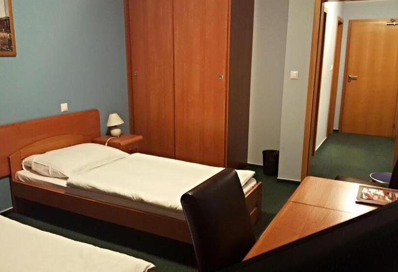 بنسيون Penziónq