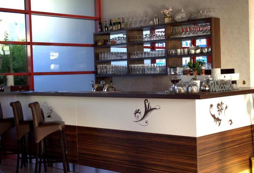 بنسيون Penziónq