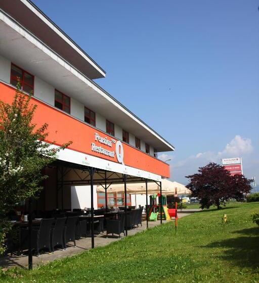 بنسيون Penziónq