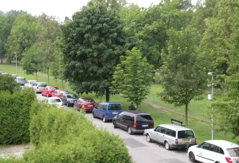 Retkeilymaja Penzion  Leslav