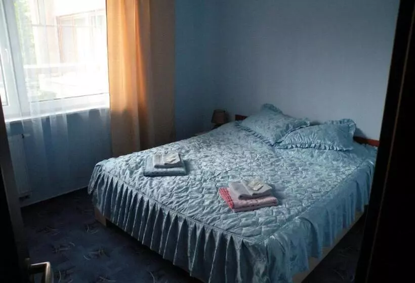 Retkeilymaja Penzion  Leslav