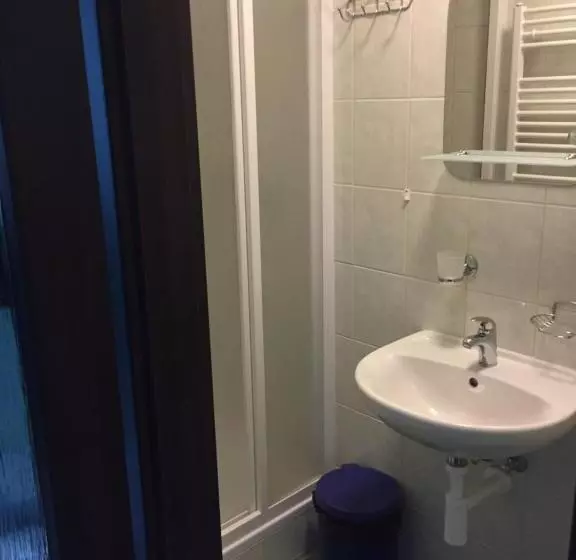 Retkeilymaja Penzion  Leslav