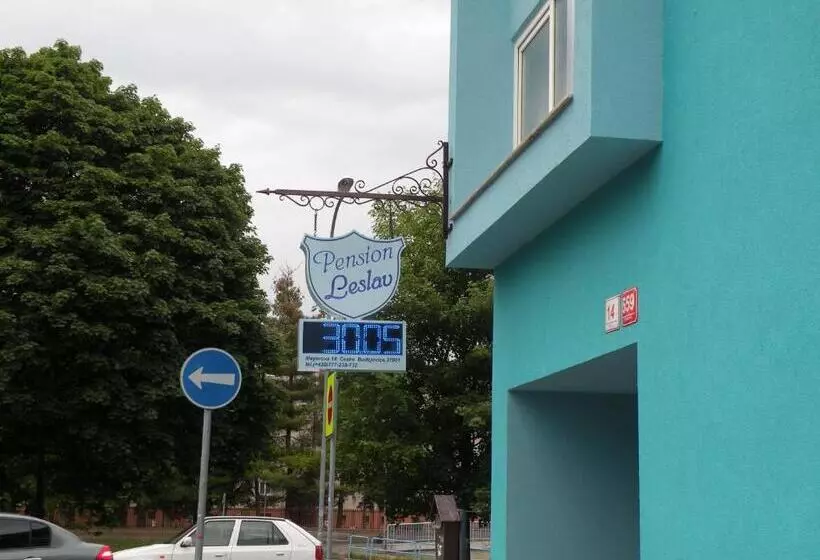 Retkeilymaja Penzion  Leslav