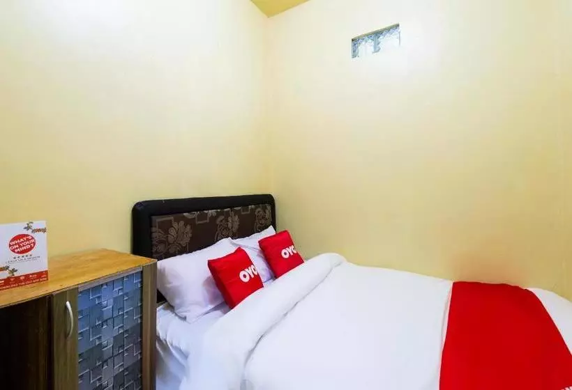ホテル Oyo 2957 Erlina Homestay