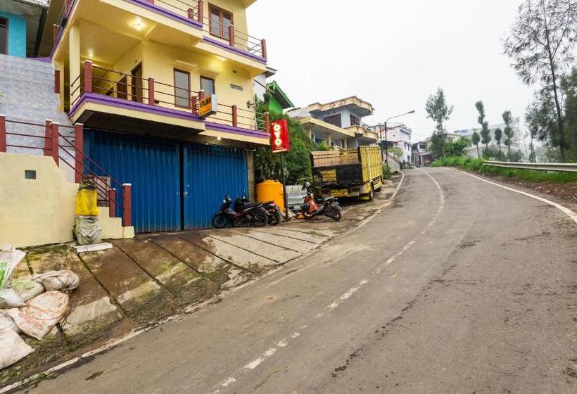 ホテル Oyo 2957 Erlina Homestay