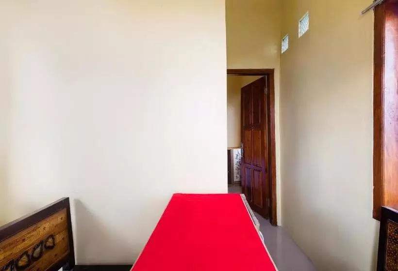 ホテル Oyo 2957 Erlina Homestay