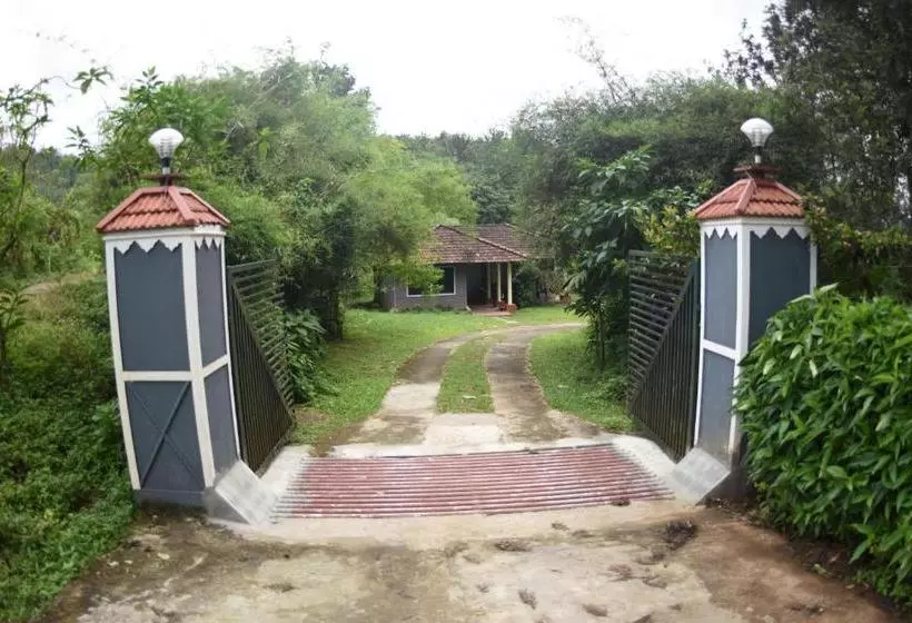 ホテル Spring Valley Coorg