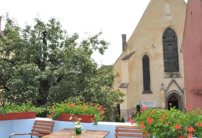 بنسيون Casa Saseasca