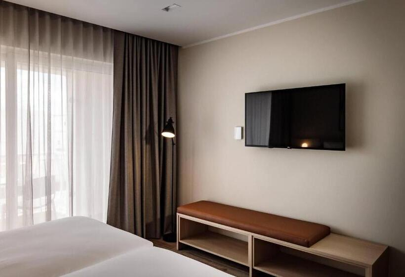 Strand Suites By Neu Collective