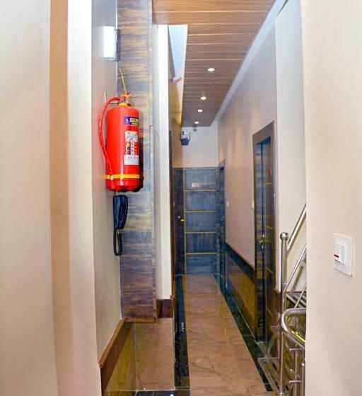 ホテル Nest N Rest   Mumbai