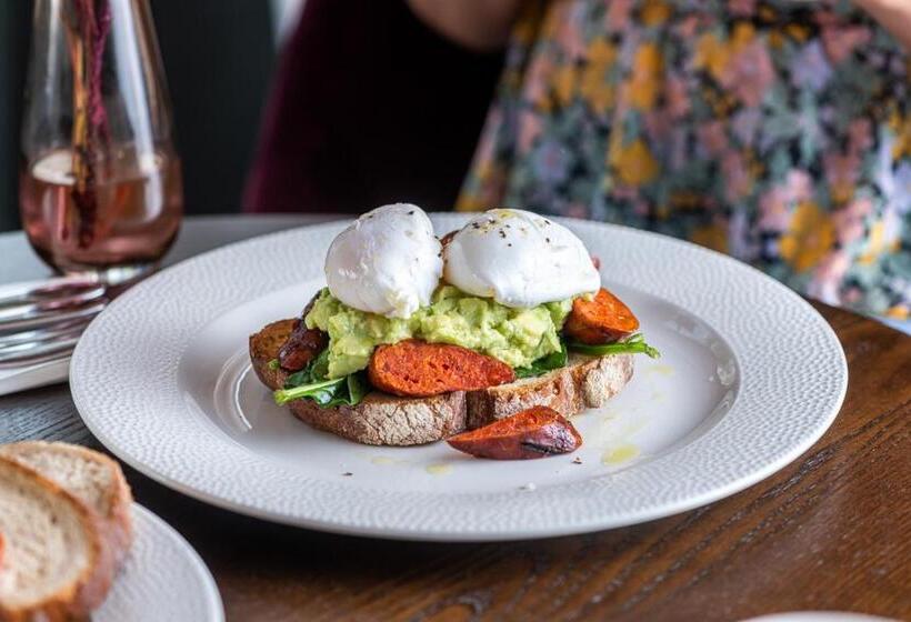 Отель The Bulls Head By Innkeeper S Collection