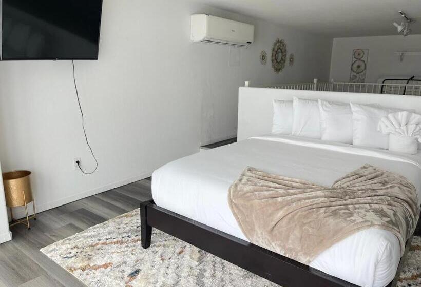 Little Italy Modern Lofts