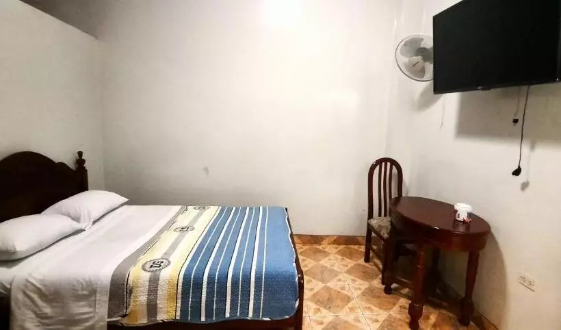 پانسیون Hostal Las Palmeras