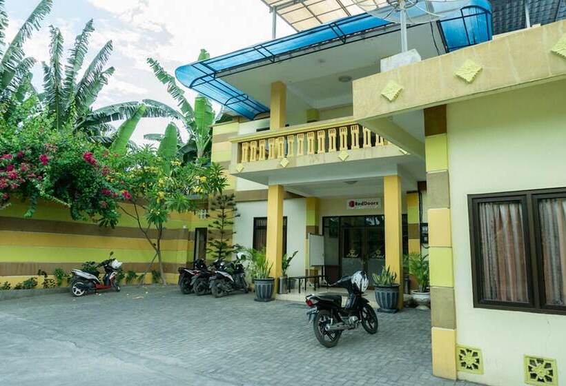 ペンション Reddoorz @ Gatot Subroto Ende