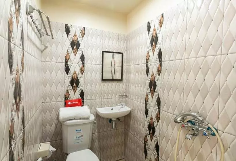 ペンション Reddoorz Syariah Near Stadion Manahan Solo 2