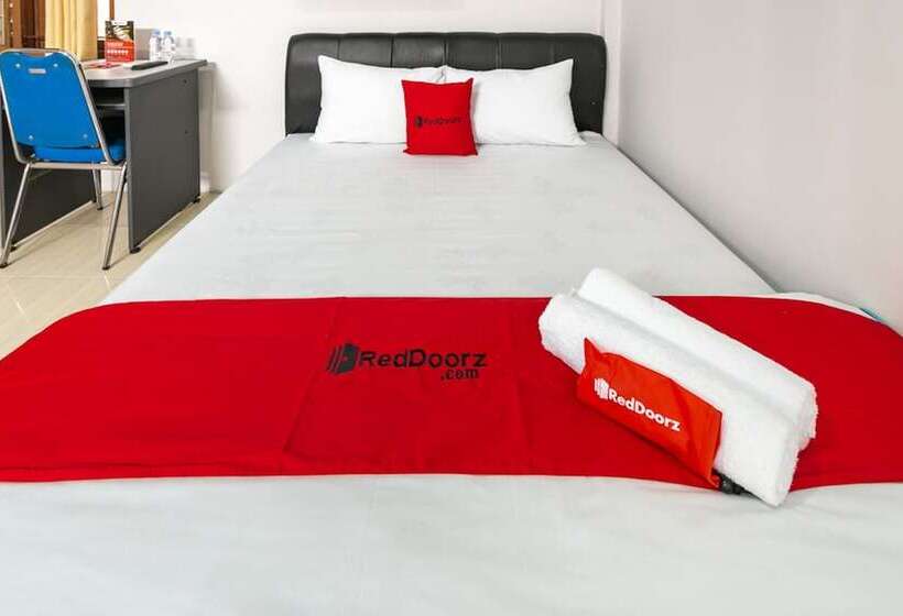 بنسيون Reddoorz Syariah Near Stadion Manahan Solo 2