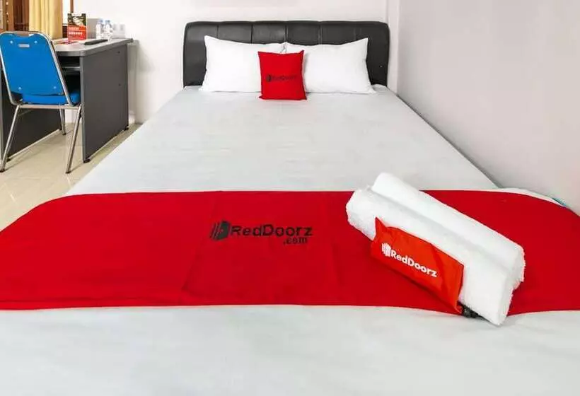 ペンション Reddoorz Syariah Near Stadion Manahan Solo 2