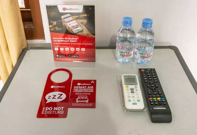 ペンション Reddoorz Syariah Near Stadion Manahan Solo 2