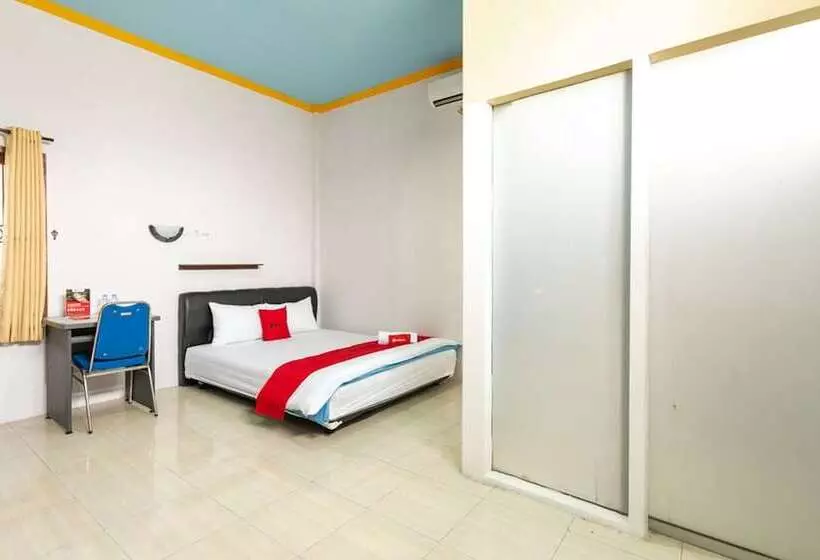 ペンション Reddoorz Syariah Near Stadion Manahan Solo 2