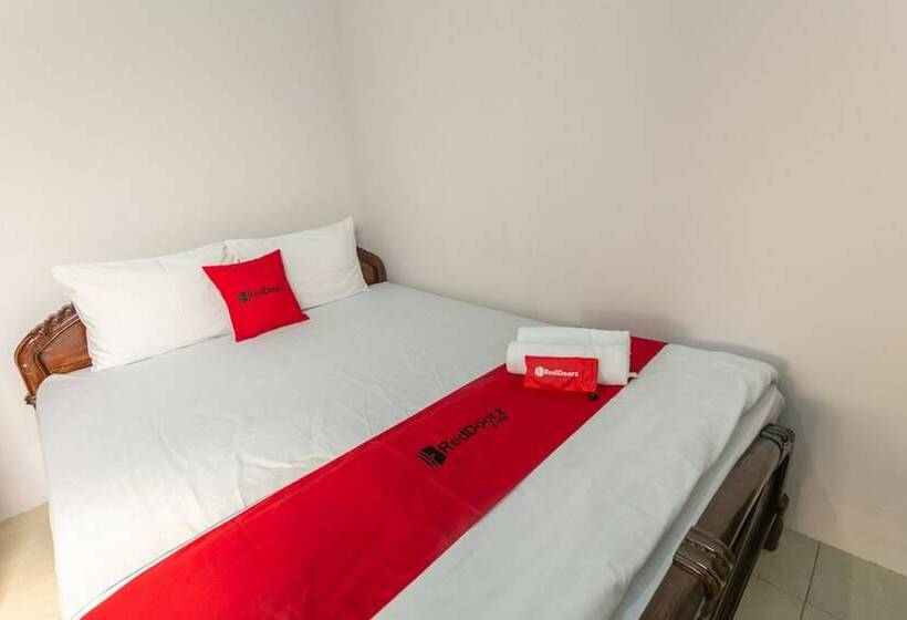 بنسيون Reddoorz Syariah Near Stadion Manahan Solo 2
