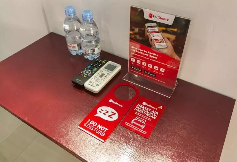 ペンション Reddoorz Syariah Near Stadion Manahan Solo 2