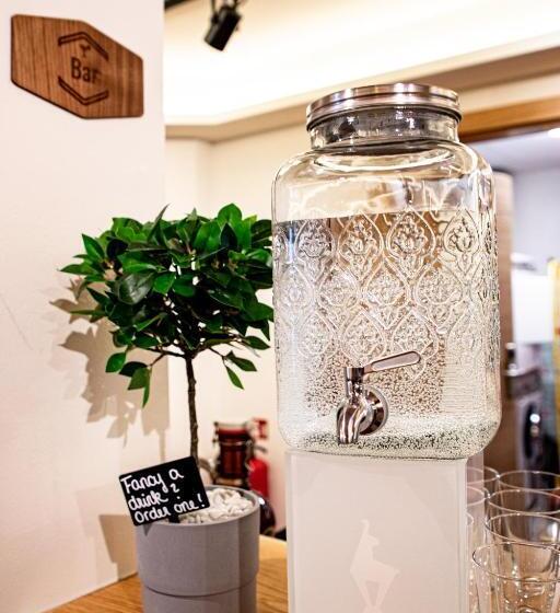 Roomie Alps Design Hostel