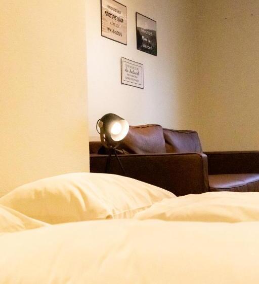 Roomie Alps Design Hostel