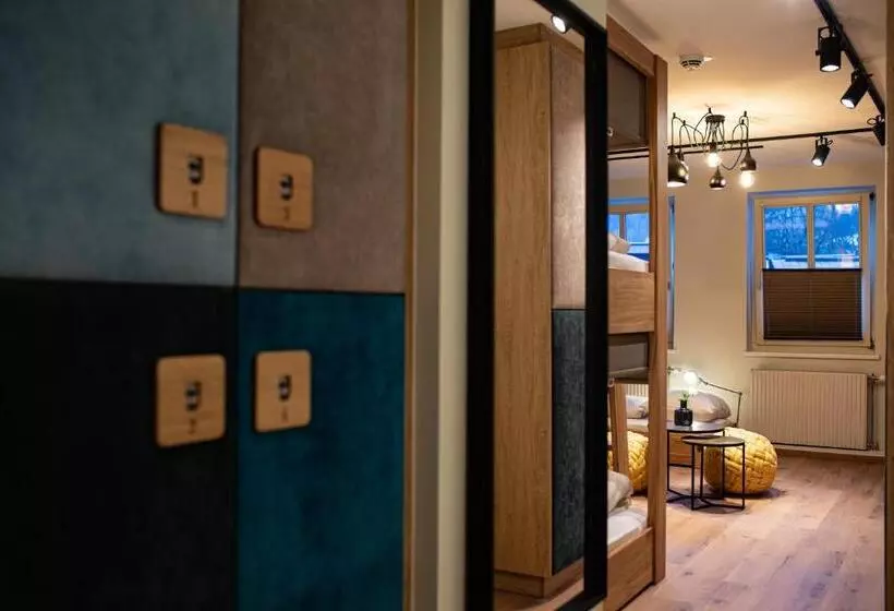 Roomie Alps Design Hostel