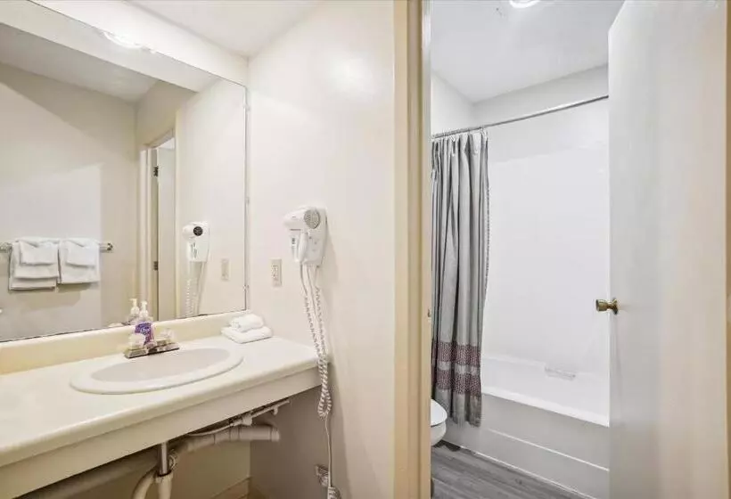 Hotelli Cedarbrook Queen Studio 210