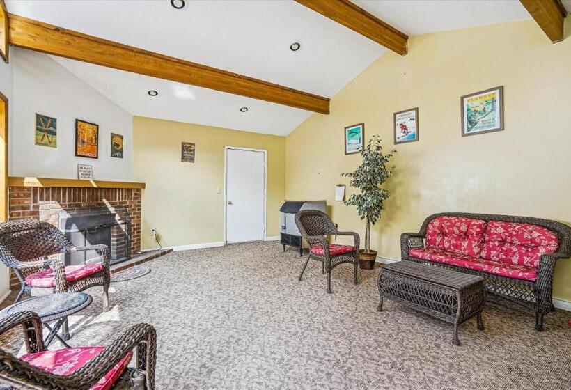 호텔 Cedarbrook Queen Studio 210