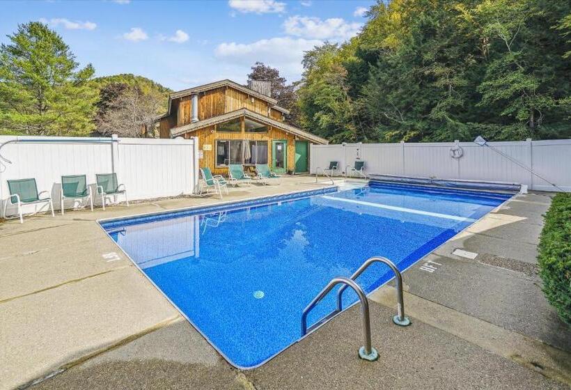 호텔 Cedarbrook Queen Studio 210