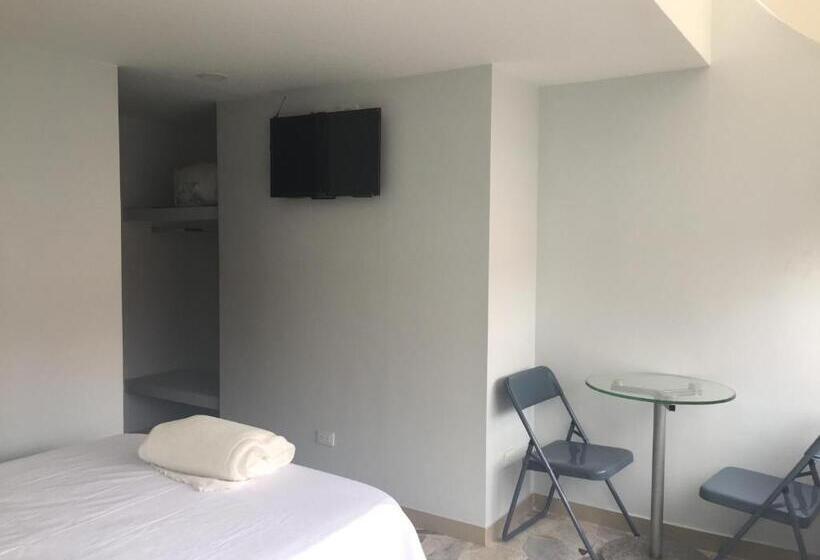 Отель Garden City Boutique