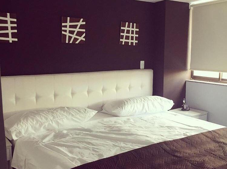 Отель Garden City Boutique