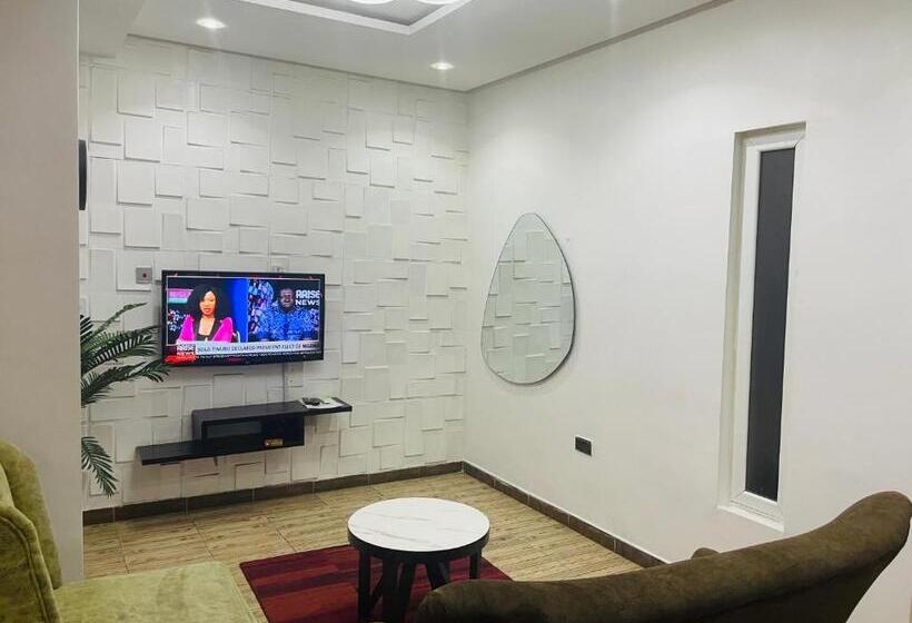 James Court Hotel & Luxury Apartments