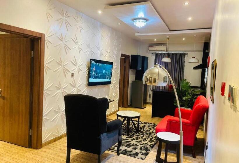 James Court Hotel & Luxury Apartments