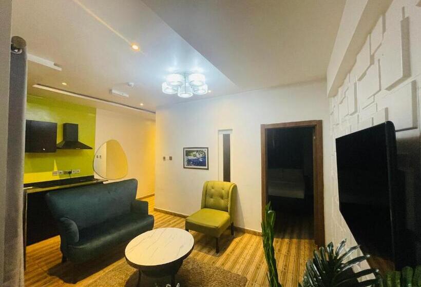 James Court Hotel & Luxury Apartments