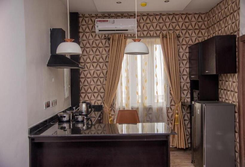 James Court Hotel & Luxury Apartments