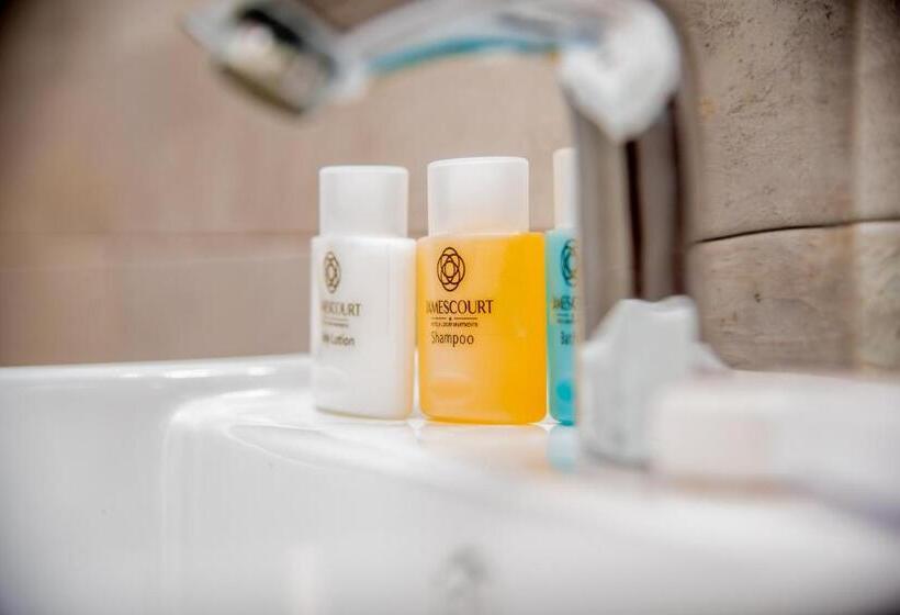 James Court Hotel & Luxury Apartments