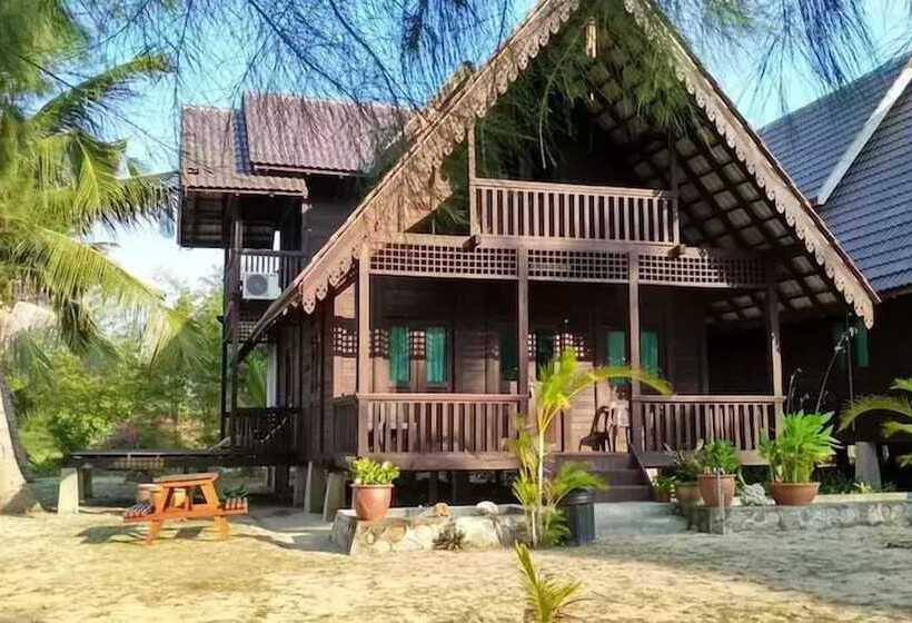 Bayu Lestari Island Resort