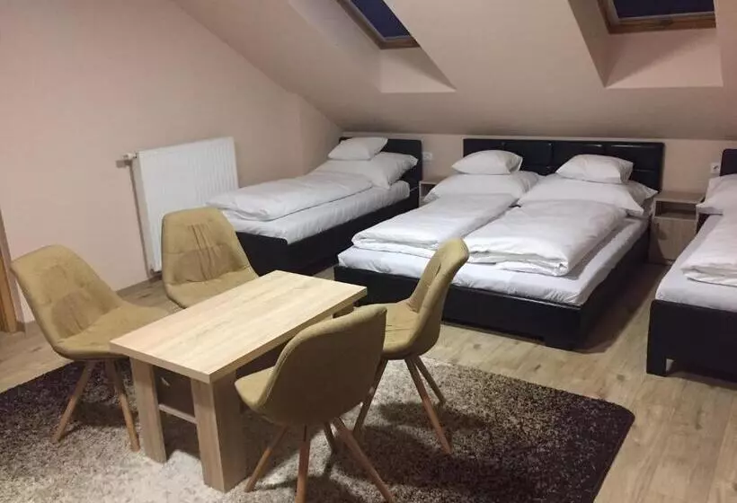 ベッドアンドブレックファースト Mokka Panzió