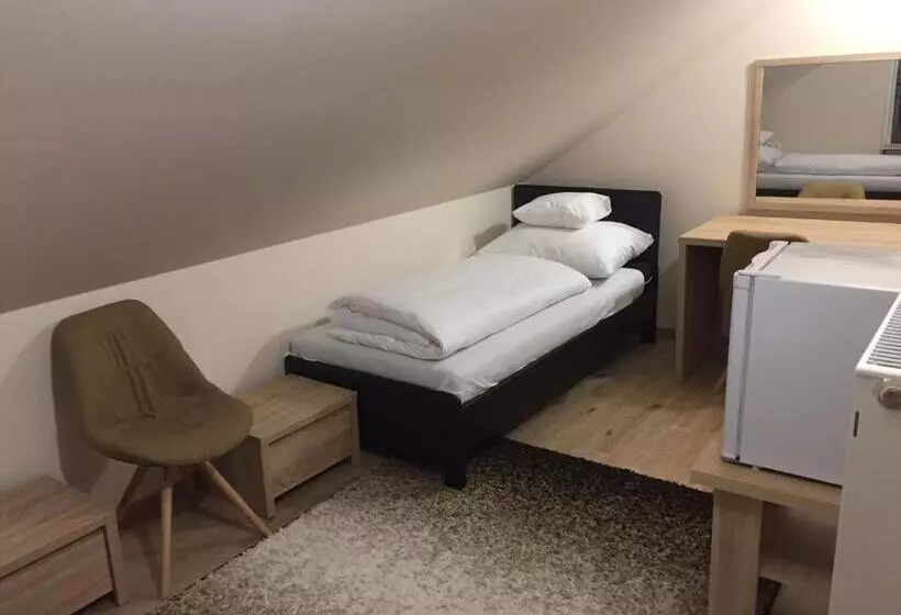 ベッドアンドブレックファースト Mokka Panzió