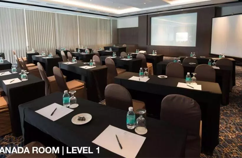 ホテル Astana Wing  Riverside Majestic